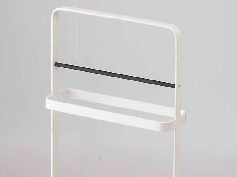 山崎タワー スリッパラックにスリッパを収納