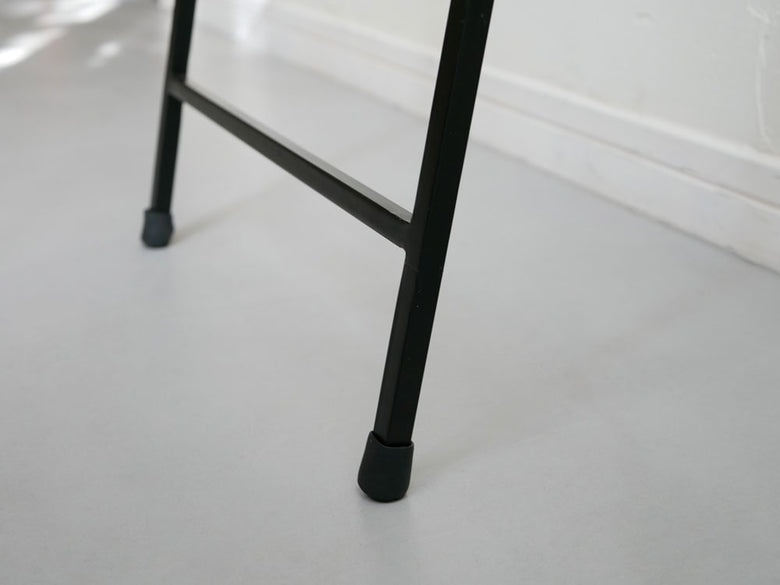 ポッシュリビングの灰色アイアン製ウォールハンガー