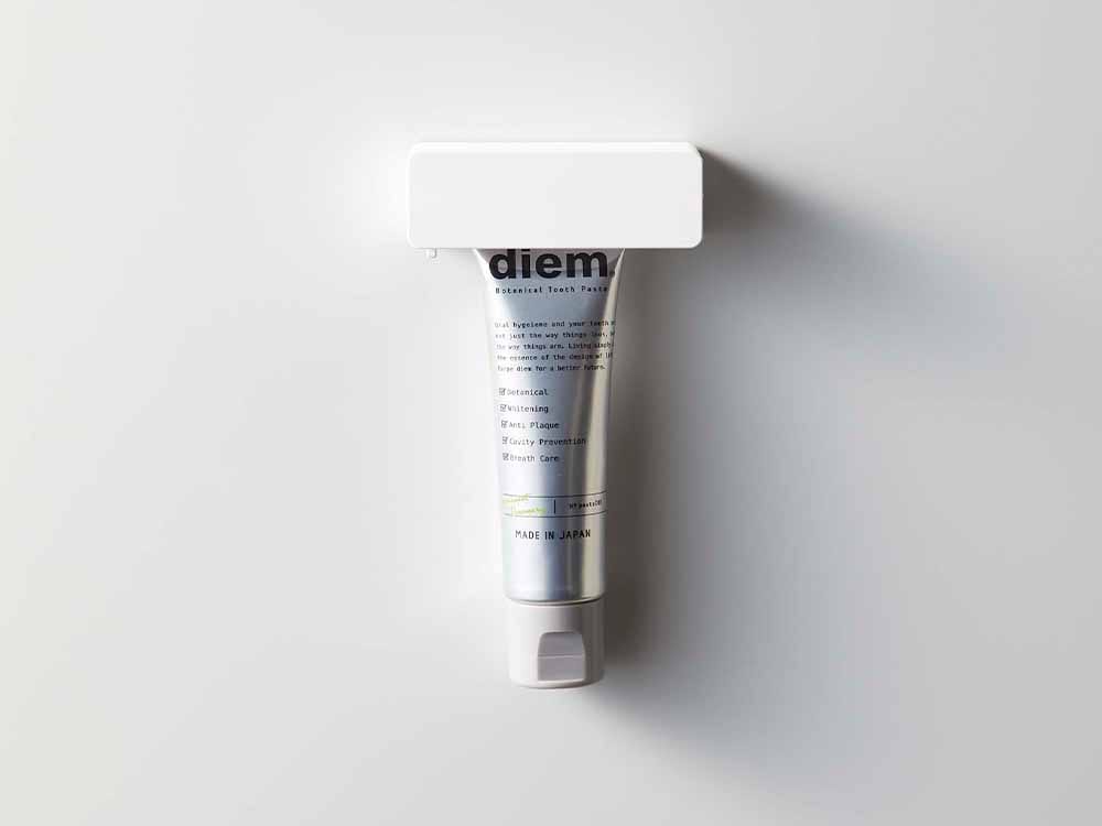 ヤマザキタワーのマグネット歯磨き粉チューブホルダー