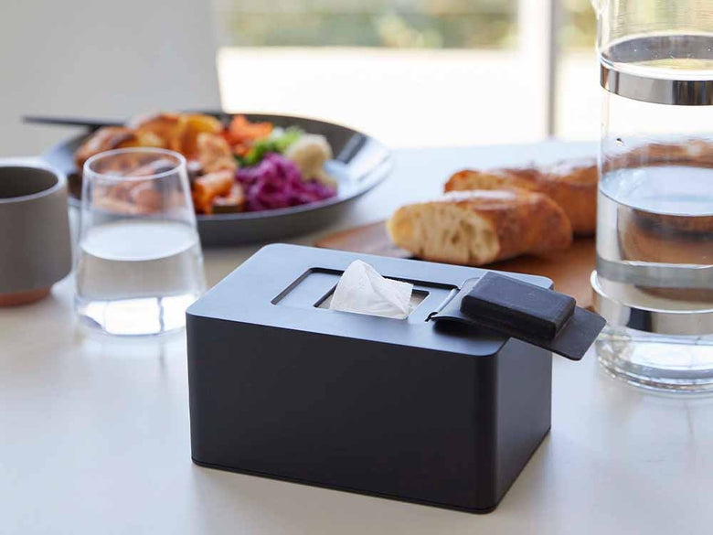 ヤマザキタワーのプラスチックウェットシートホルダー