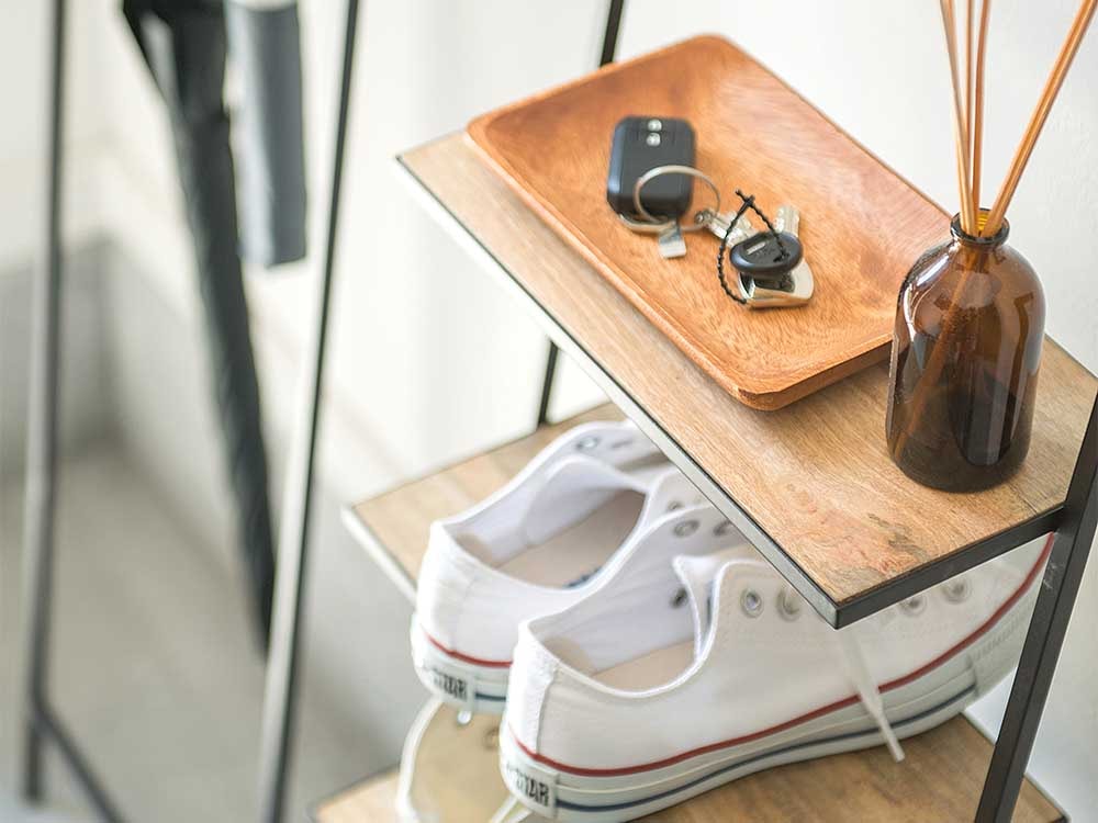 ポッシュリビングの木製3段ウォールシェルフ