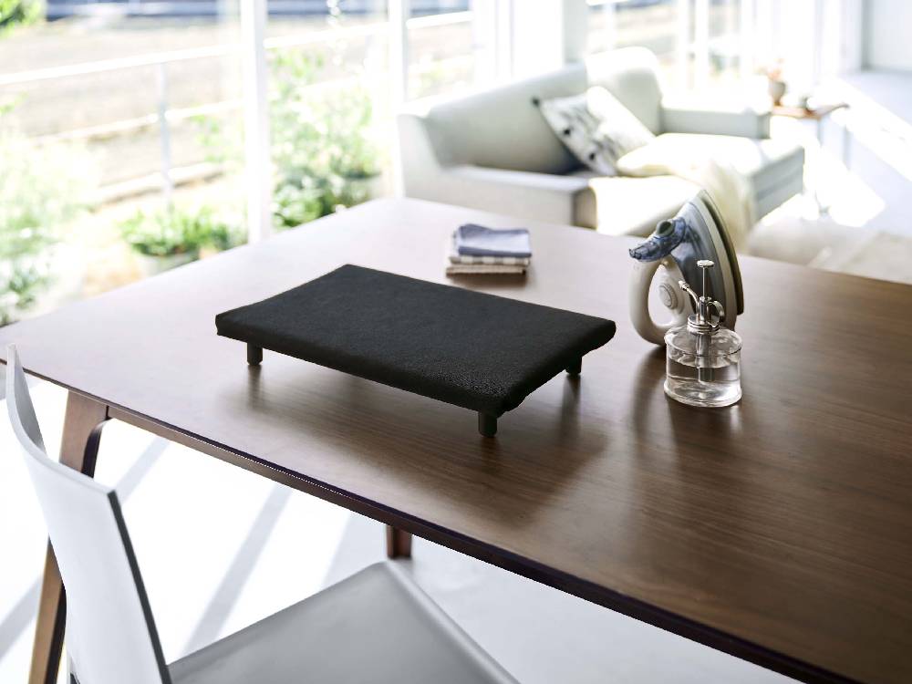 Yamazakiタワーの卓上脚付き平型アイロン台