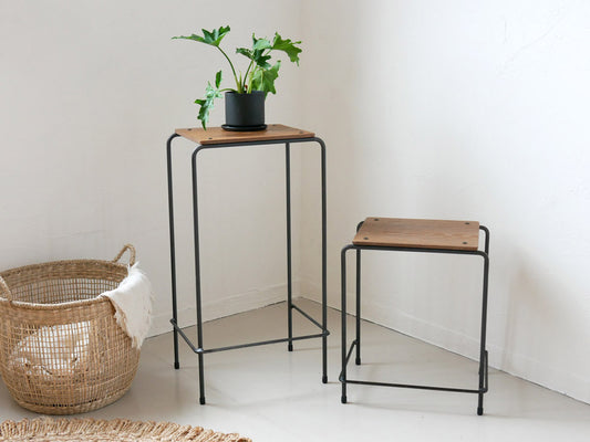 アデペシュ製スクールスツール、スチールフレームとアッシュ天板