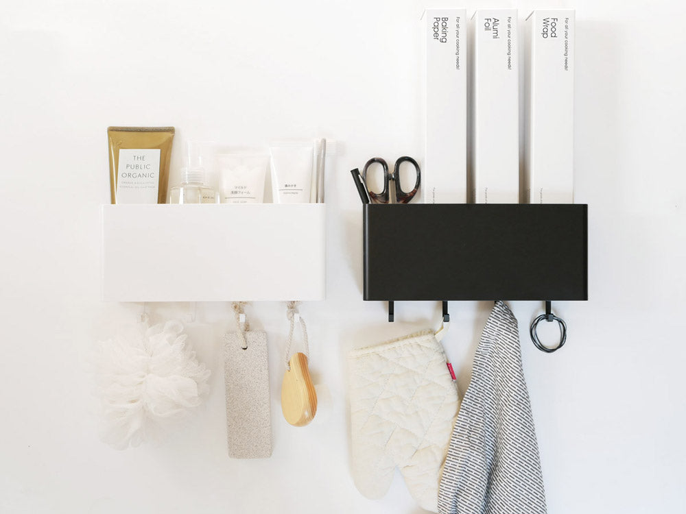 マグネットで壁に取り付けた収納ボックス