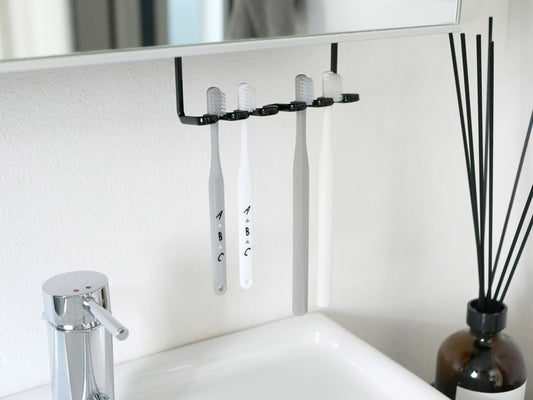 towerの洗面戸棚下用歯ブラシホルダー