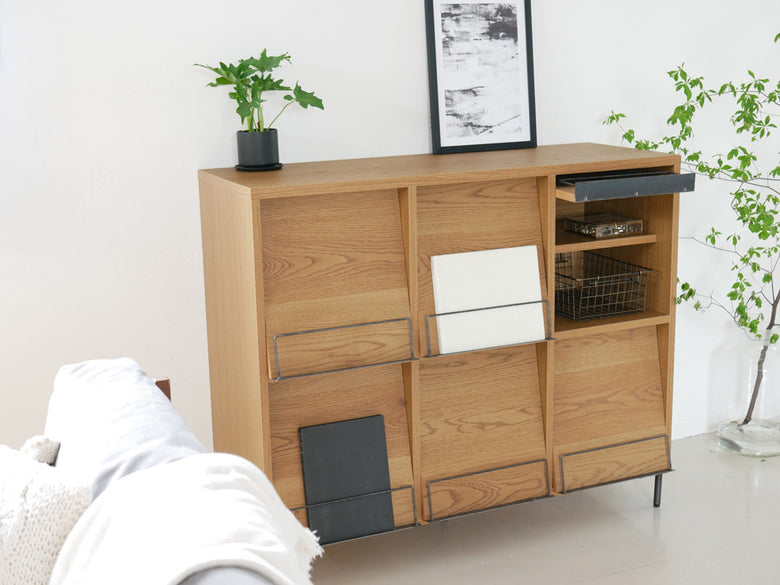 アデペシュ製オーク突板とアイアンフレームのレコードラック