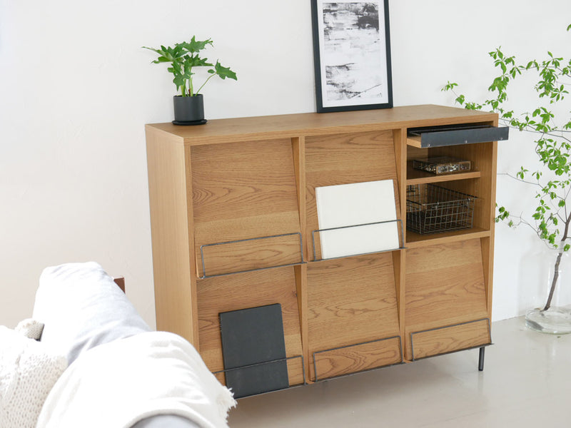 アデペシュ製オーク突板とアイアンフレームのレコードラック