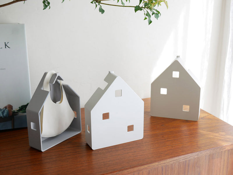 プラスディーのマスクノイエ、ABS樹脂製