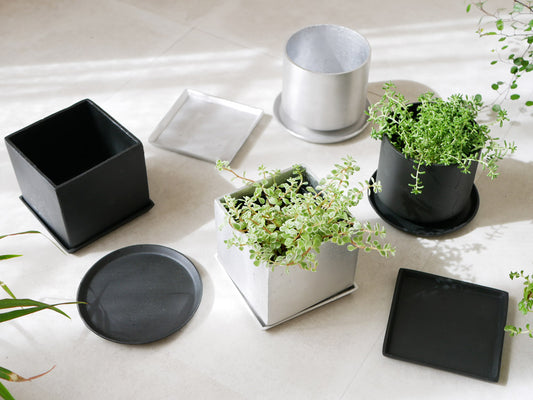 POSH LIVINGのスクエアとラウンドアルミポット＆プレート