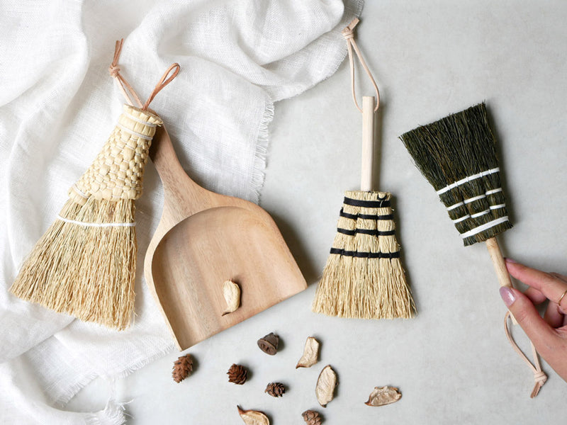 Horn Please製アカシア木ダストパン