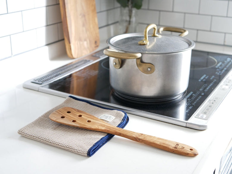 オリーブウッドのスパチュラ・ターナーとサラダサーバー