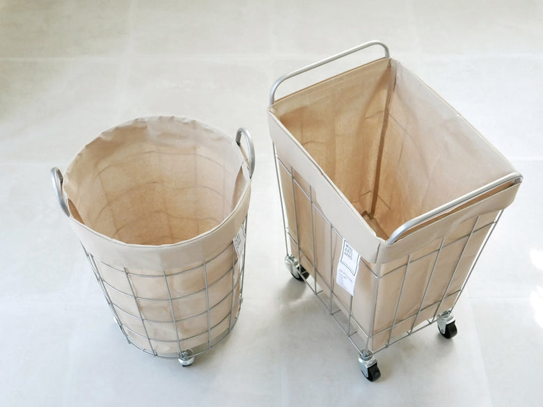 BRID（ブリッド）のランドリーストレージスクエア45L、キャスター付きスチール製の収納バスケット