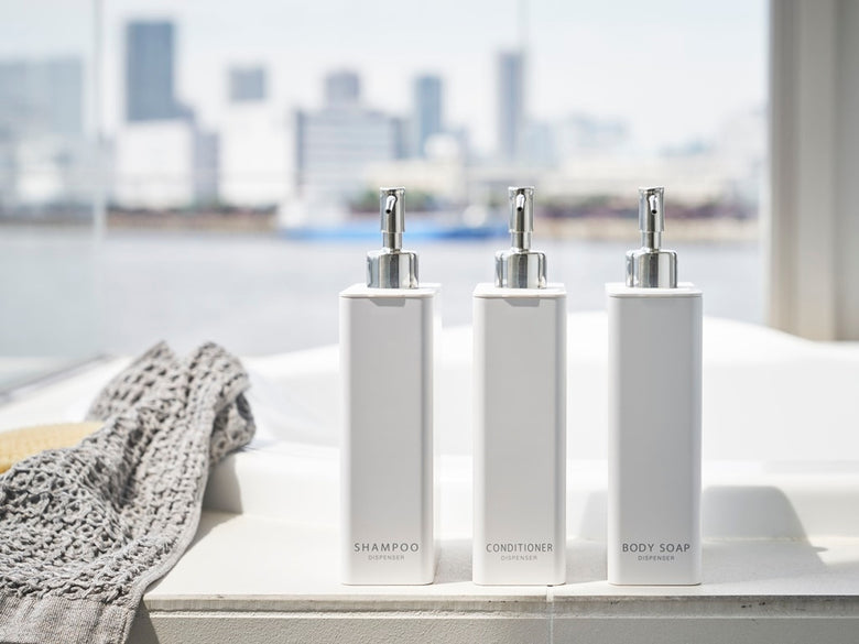 ヤマザキ製ツーウェイディスペンサー スクエアスリムのプラスチックボトル