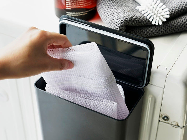 ヤマザキ製マグネット洗濯洗剤ボールストッカー