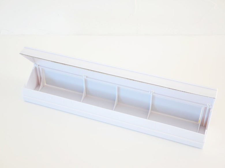 【ideaco】マグネット付きラップホルダーが棚に展示されている