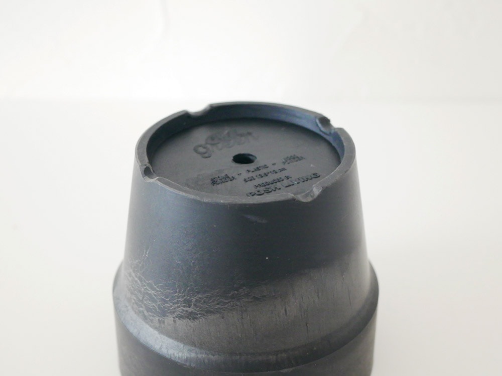 ポッシュリビングのシルバーシリンダープランツポット