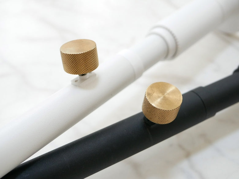 ドローアライン001テンションロッドAの真鍮パイプと手すり