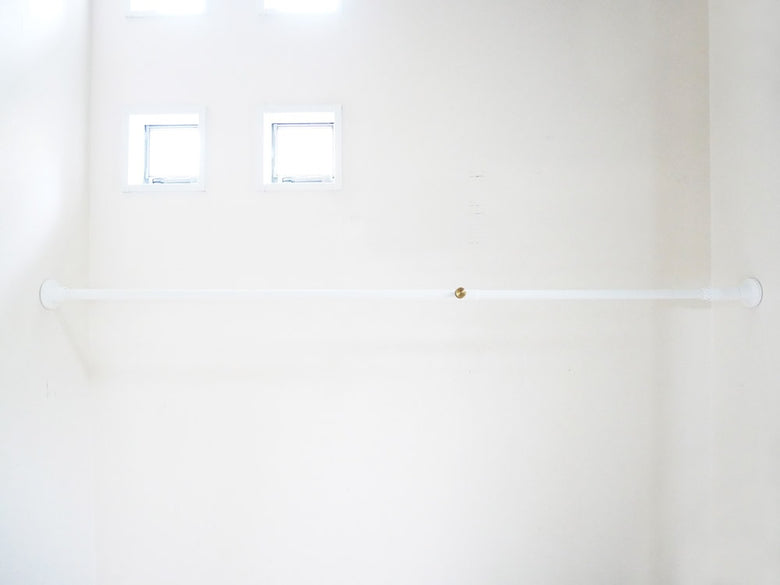 ドローアライン002テンションロッドBの壁設置例