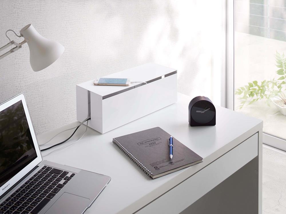 ヤマザキスマートテレビ裏ケーブルボックス