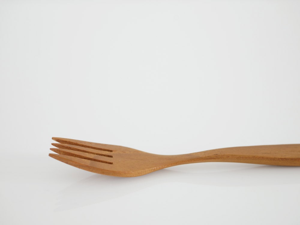 ホーンプリーズ製のテークウッドカトラリーセット