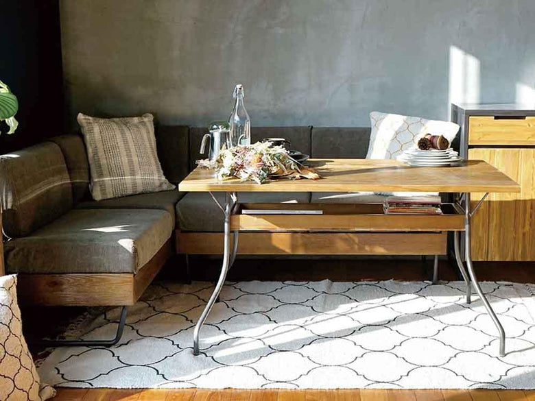 無垢パインとグレー鉄のアデペシュWARM LDテーブル