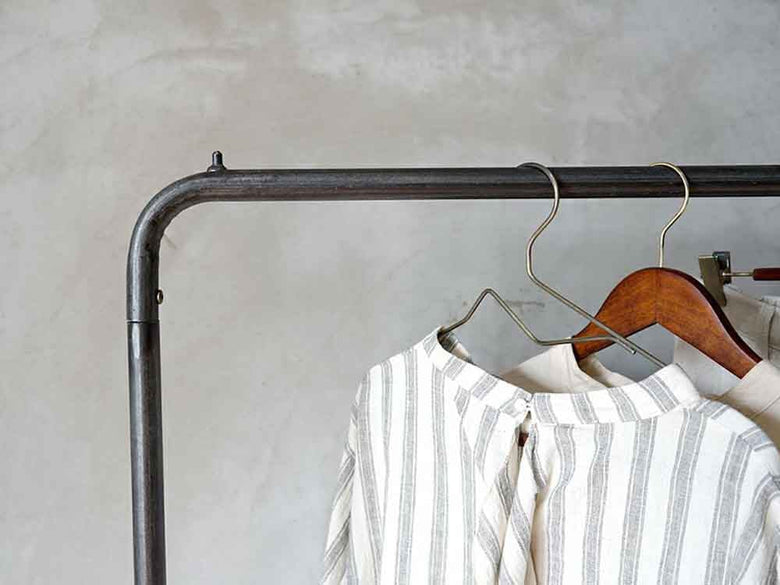 a.depecheの鉄製ハンギングスタンド