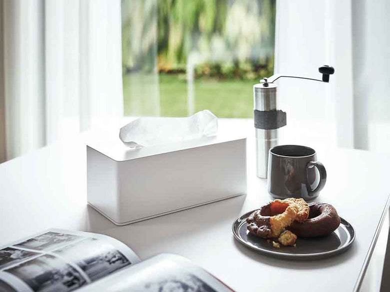 YAMAZAKIタワーのマグネットティッシュケースが壁に設置