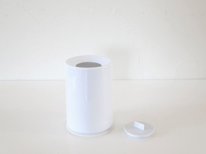 ideacoの黒いミニ丸形ダストボックス 蓋付