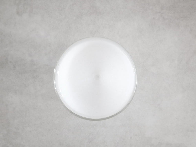 POSH LIVINGの白と銀のガラス製フロートベース