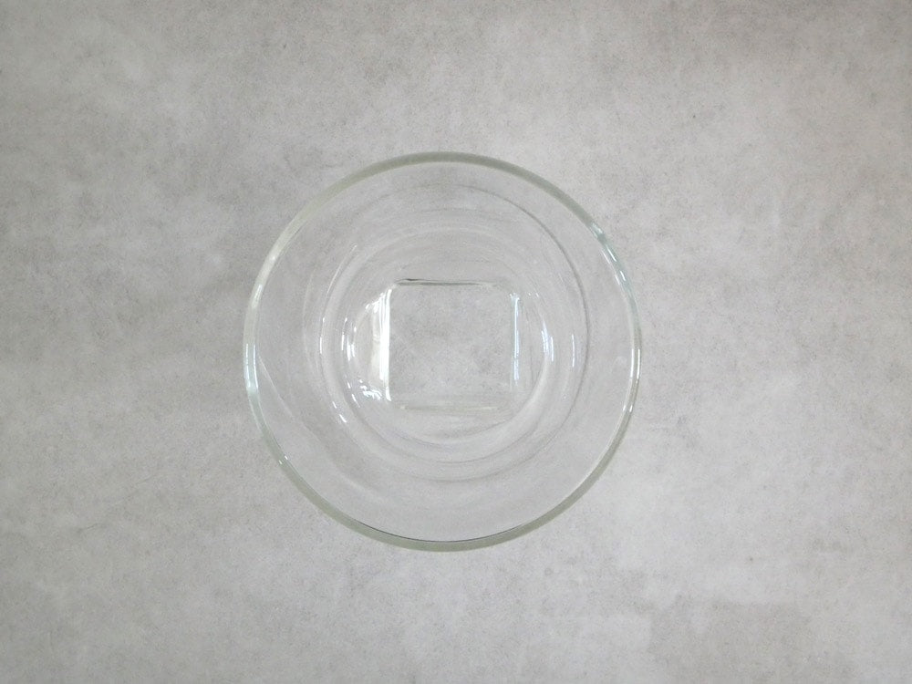 ポッシュリビングの透明なガラス製フロートベース、直径8cm、高さ15cmのサーブウェア