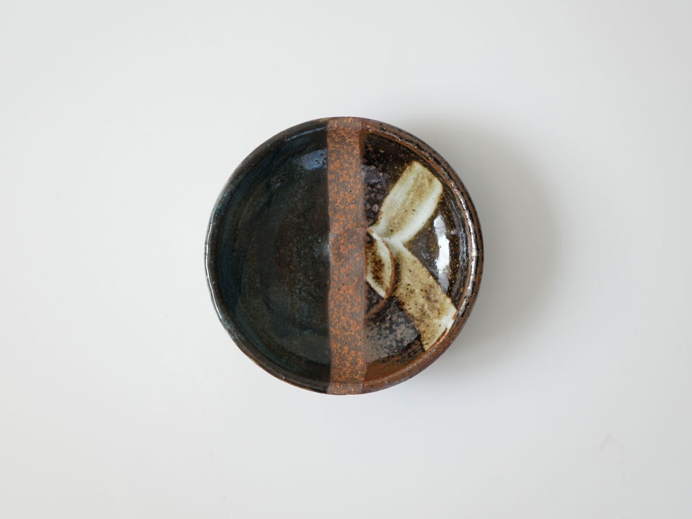 アデペシュのオーバル形銅色豆皿