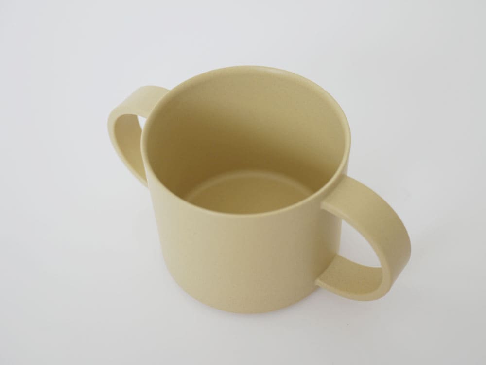 タックブランドの白いビオ キッズディッシュ マグ