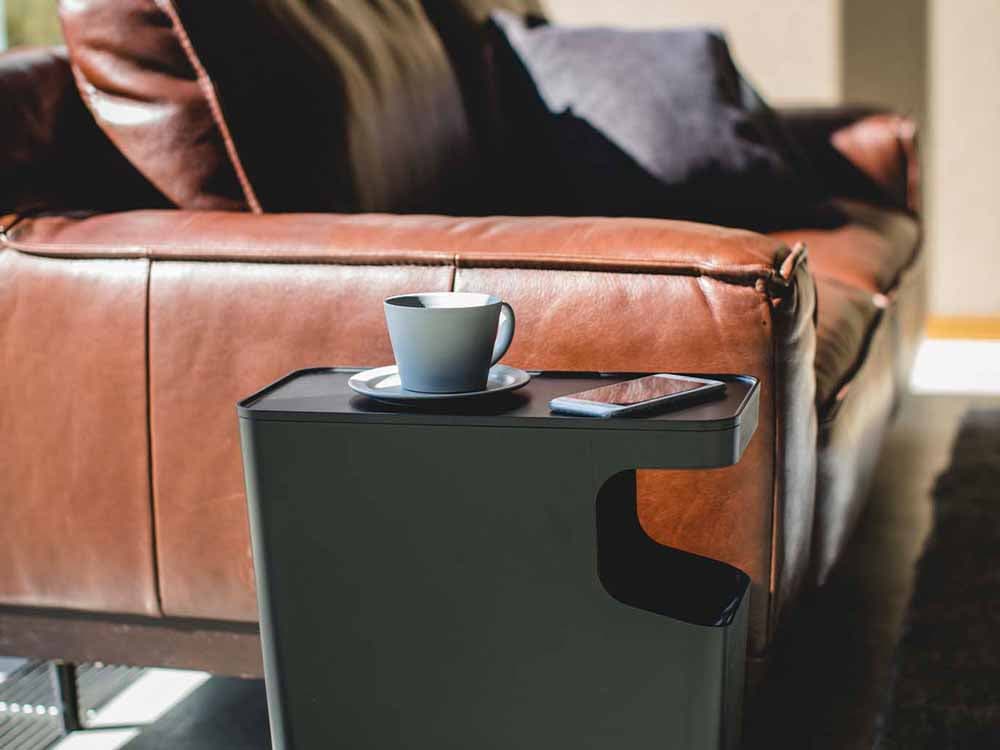 YAMAZAKIタワーのダストボックスとサイドテーブル