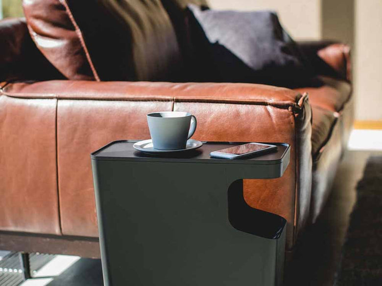 YAMAZAKIタワーのダストボックスとサイドテーブル