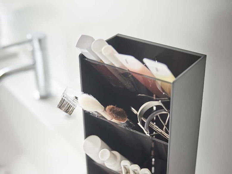 シルバーの4段コスメ収納タワー