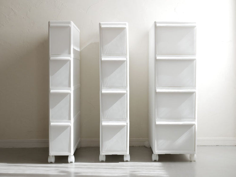 ライクイットの灰色スリム4段収納キャスター付き