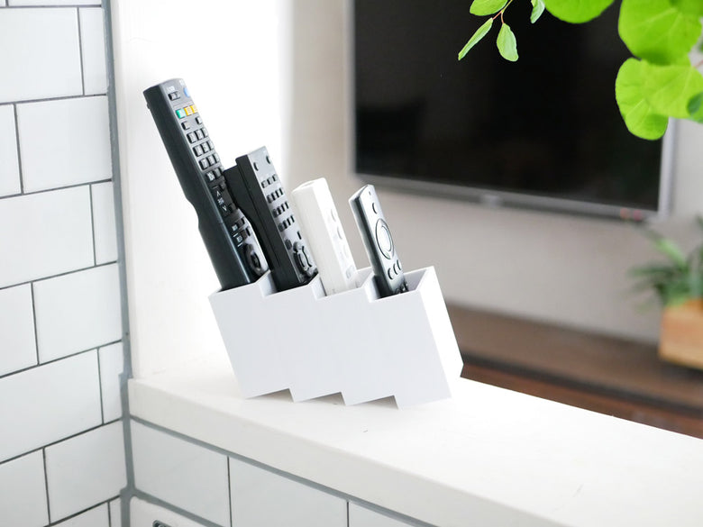 プラスディー「リモココ」シルバーエラストマー製リモコンケース