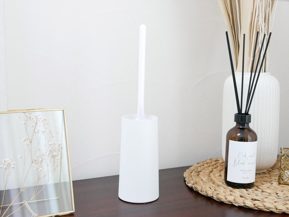 YAMAZAKIタワーシリーズのハンディーワイパースタンド、スチール製で高さ15cmのコンパクトなデザイン