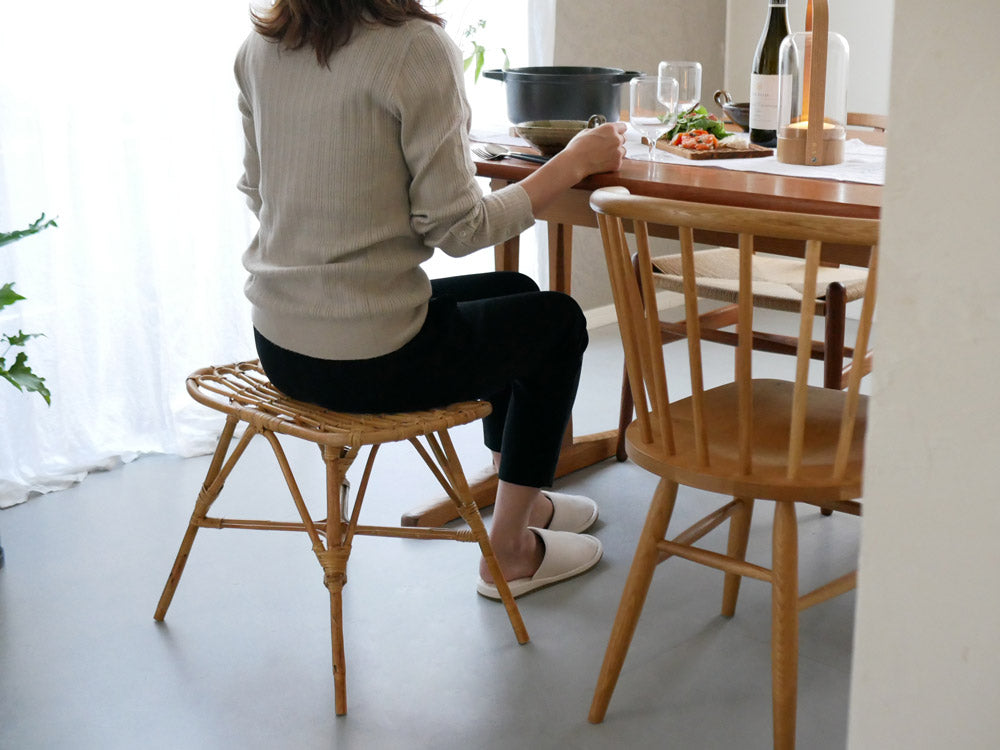 Creer製 ユグラ レクトスツール 皮付きラタン椅子