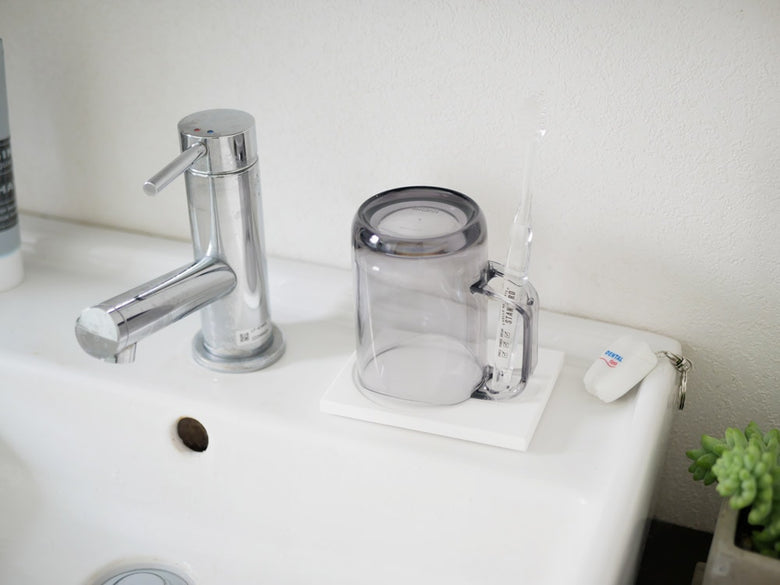 like-itライクイットの水が切れるスタンドマグ、プラスチック製