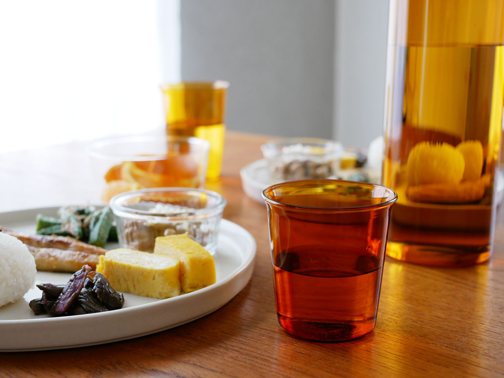 KINTOのCAST AMBERガラスジャグとグラス