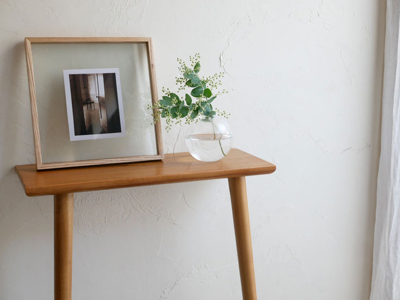 Sghr/スガハラのフィオラフラワーベース。手作りのソーダガラス製透明な花瓶で、独自の気泡がデザインの特徴となっています。