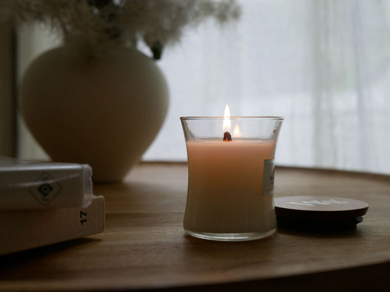 カメヤマWoodWickキャンドルの木製蓋付きガラス容器