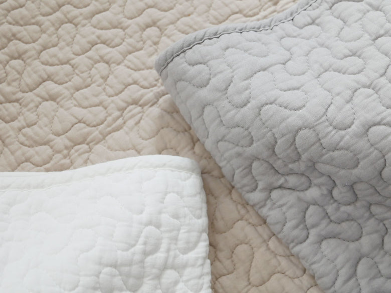 萩原インテリアのイブルキルティングラグ