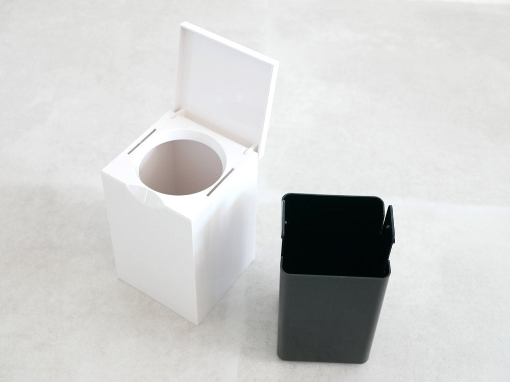 マーナ製トイレポットのプラスチック容器と蓋