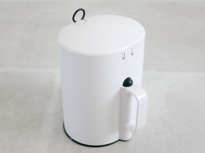 マーナ製トイレポット W072Wの写真