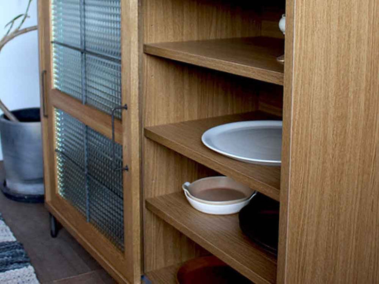 オーク材のスライドガラスキャビネット