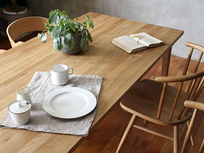 オーク無垢材製アデペシュ ソロダイニングテーブル