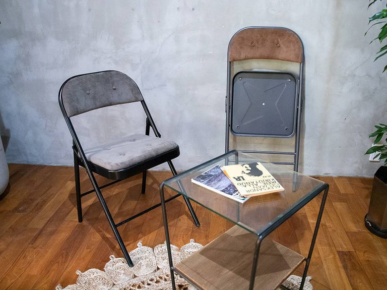 グレーのa.depeche DIRECTチェア