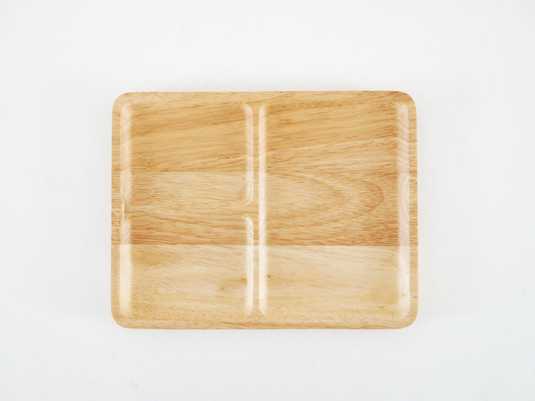 木製トレイに置かれたACACIAカフェプレート